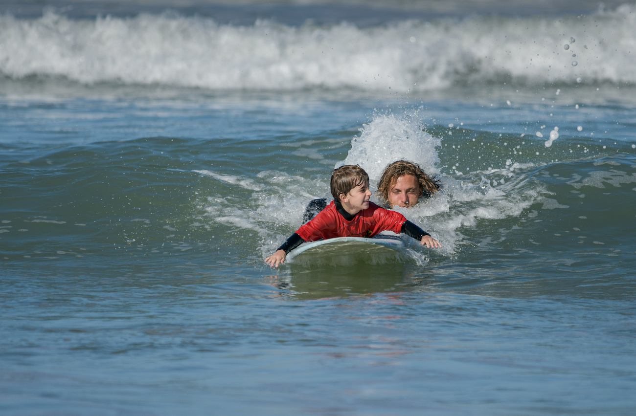 Cours de surf enfant lacanau Matahari ecole de surf